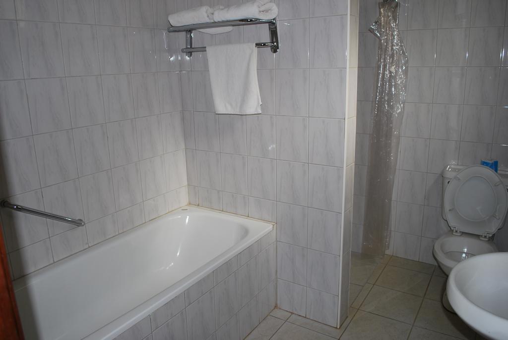 Parkview Inn Moshi Phòng bức ảnh