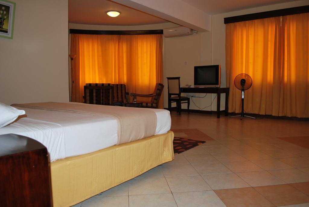 Parkview Inn Moshi Phòng bức ảnh